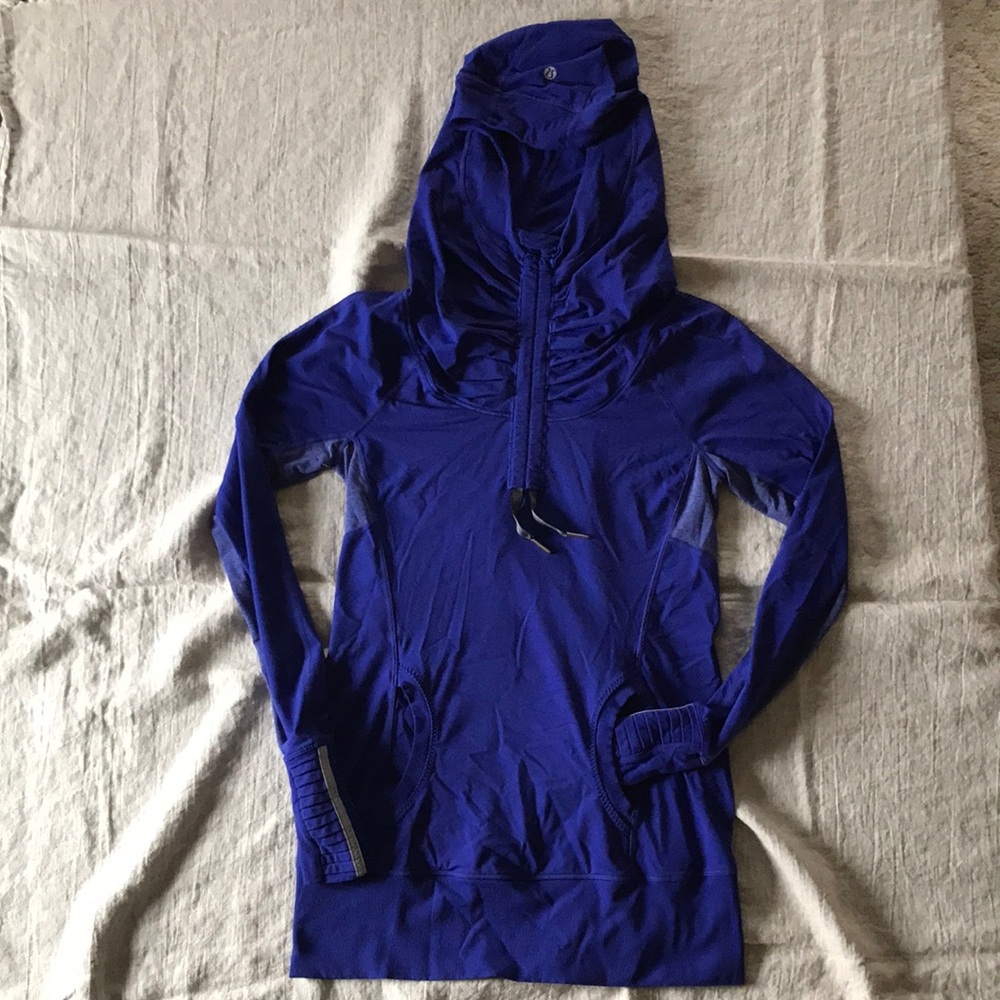 Lululemon Blue hooded fitted stretch sweatshirt ruched neck Running Shirt